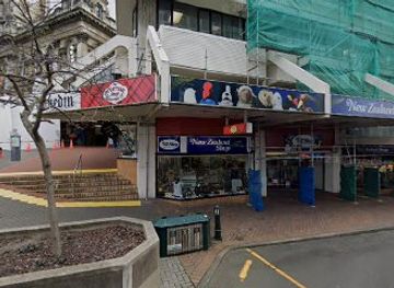 new-zealand/dunedin/dunedin-waterfront/landmark/the-octagon-carriageway