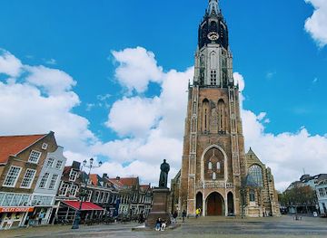 netherlands/delft/landmark/standbeeld-van-hugo-de-groot