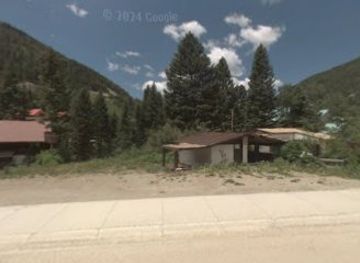 new-mexico/taos-ski-valley/landmark/eis-haus-ice-rink
