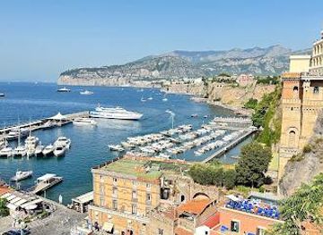 italy/capri/landmark/chiesa-madonna-del-soccorso