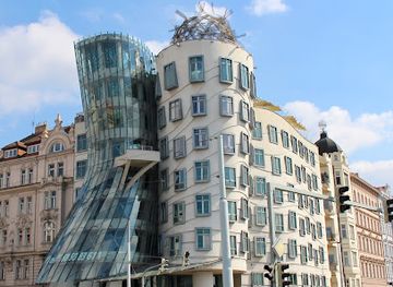czechia/central-bohemia/landmark/dancing-house