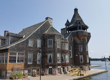 new-york/north-country/landmark/boldt-castle-yacht-house