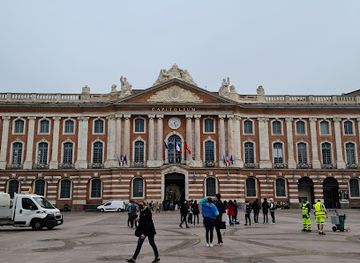 france/toulouse/capitole/landmark/square-charles-de-gaulle