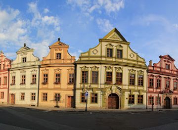 czechia/hradec-kralove/landmark/kanovnicke-domy