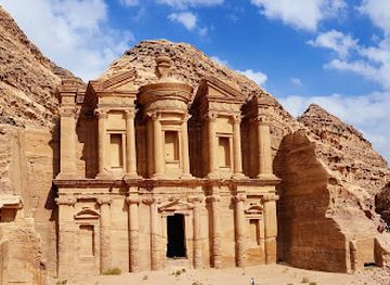 jordan/petra/landmark/triclinium