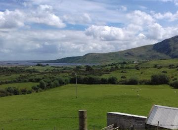 ireland/county-galway/landmark/pigeon-hole-cave