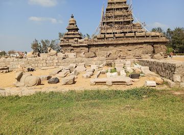 india/mahabalipuram/landmark/mahishasura-rock