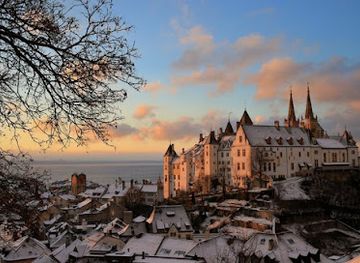 switzerland/neuchatel/landmark/neuchatel-castle