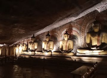 sri-lanka/dambulla/landmark/dambulu-rock-inscription
