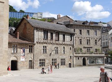 france/aquitaine/landmark/musee-du-cloitre