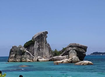indonesia/bangka-belitung-islands/landmark/pulau-burung