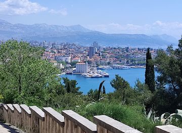croatia/split/marjan/landmark/marjan-hill-stairs