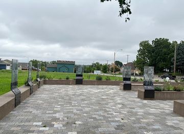 kansas/kansas-city/landmark/monarch-plaza