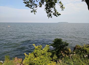 ohio/lake-erie-islands/landmark/south-bass-island-light-llc