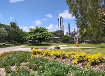 australia/surfers-paradise/landmark/macintosh-island-park