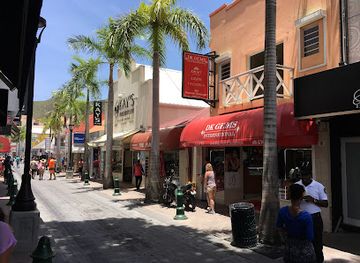 sint-maarten/philipsburg-boardwalk/landmark/dk-gems-international