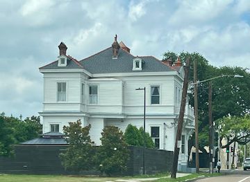 louisiana/new-orleans/landmark/lafcadio-hearn-house