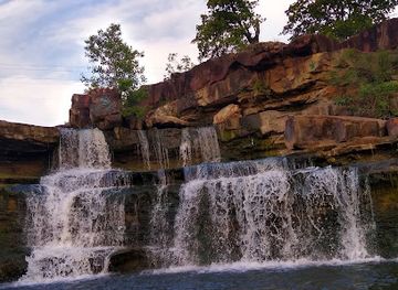 oklahoma/green-country/landmark/bluestem-falls