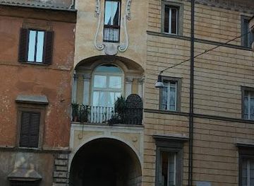 italy/rome/landmark/piazza-cenci
