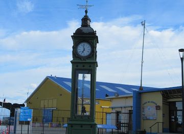 chile/punta-arenas/landmark/yellow-submarine
