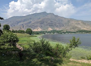 india/kashmir-great-lakes/landmark/manasbal-lake-view-point-1