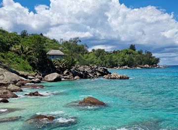 seychelles/denis-island/landmark/mervin-taxi-service-island-tour