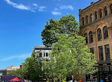 maine/portland/west-end/landmark/monument-square