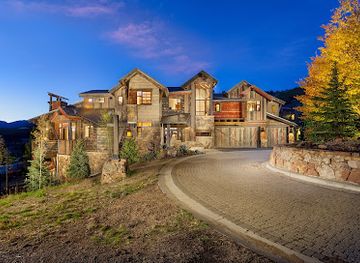 colorado/breckenridge-ski-resort/landmark/moving-mountains-breckenridge