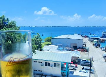 marshall-islands/aur-atoll/landmark/toeak-bar-and-grill