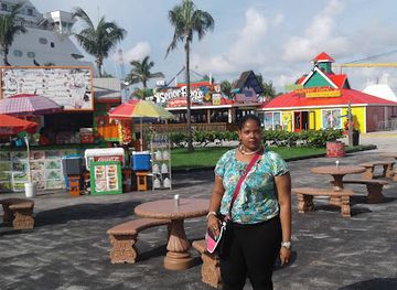 the-bahamas/lucaya/landmark/lil-b-fishing