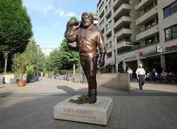hungary/matra/landmark/bud-spencer-statue