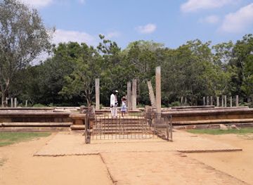 sri-lanka/northern-province/landmark/uththararamaya-gal-vihara