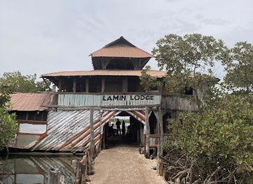 the-gambia/lamin/landmark/lamin-lodge
