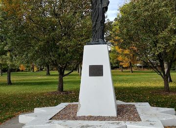 montana/great-falls/landmark/statue-of-liberty-replica