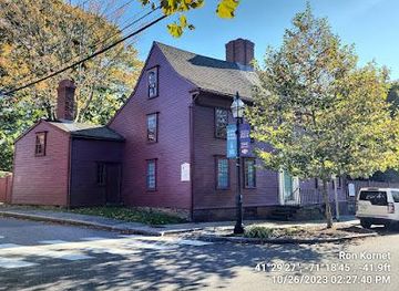 massachusetts/new-bedford/landmark/wanton-lyman-hazard-house