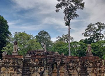 cambodia/kandal/landmark/preah-ponlea-sdach-komlong-terrace-of-the-leper-king