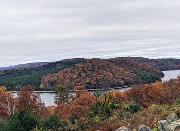 massachusetts/quabbin-reservoir/landmark/enfield-lookout