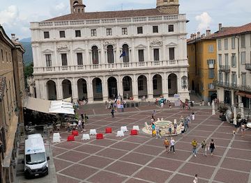 italy/bergamo/landmark/palazzo-nuovo