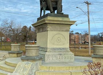 connecticut/central-connecticut/landmark/p-t-barnum-statue