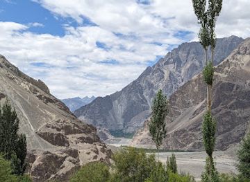 pakistan/ladakh/landmark/thang