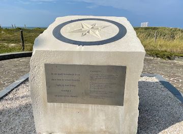 netherlands/dutch-coast/landmark/monument-to-crew-of-the-hms-aboukir-cressy-hogue