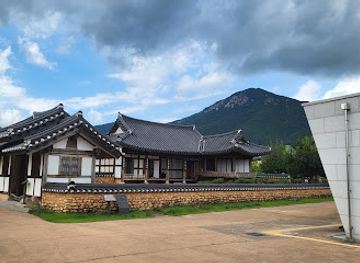 south-korea/suncheon/landmark/suncheon-ppurigipeunnamu-museum