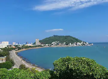 Bạch Dinh (White Palace Historical Cultural Relic)