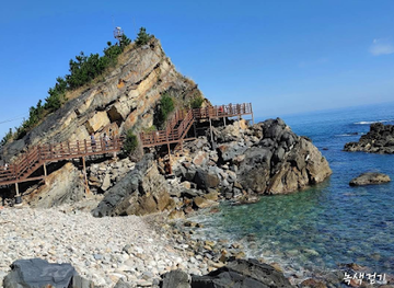 south-korea/gangneung-coastal-areas/landmark/jeongdongsimgok-badabuchaegil
