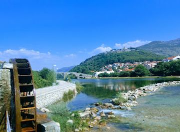 montenegro/old-herzegovina/landmark/arslanagic-bridge