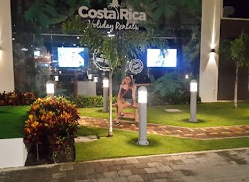 costa-rica/jaco/landmark/graffiti-restro-cafe-wine-bar