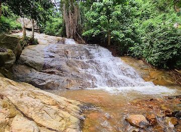 ghana/fante/landmark/adom-waterfalls