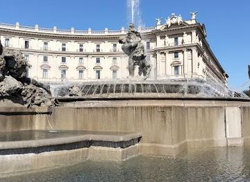 italy/rome/landmark/piazza-della-repubblica