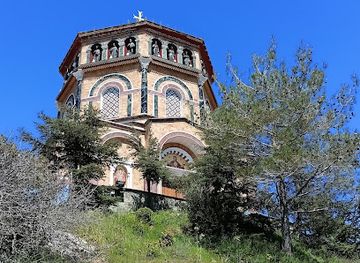 cyprus/kykkos-monastery/landmark/makarios-statue