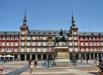 spain/madrid/landmark/estatua-de-felipe-iii